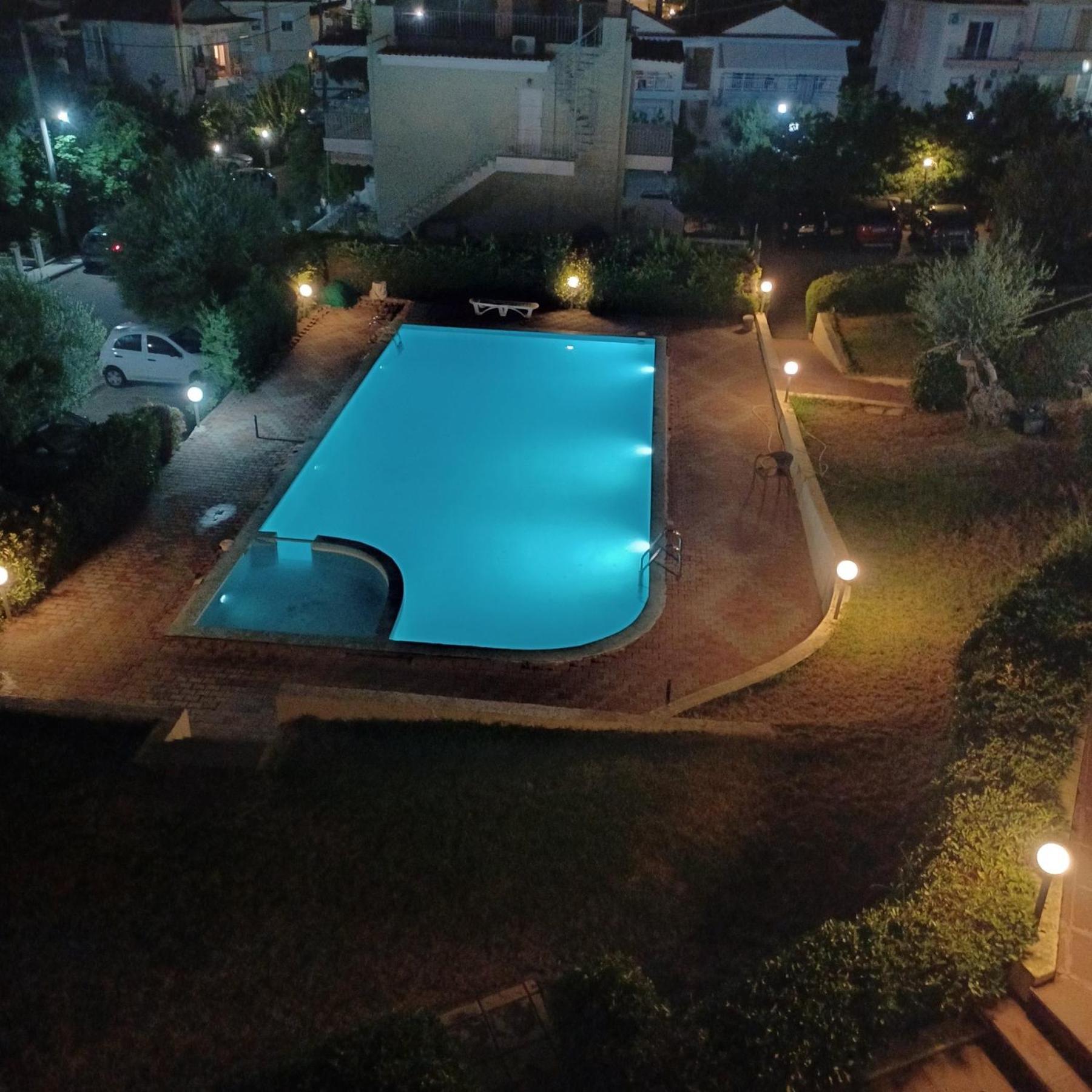 Gerakini 2Br Apt With Shared Pool Luaran gambar